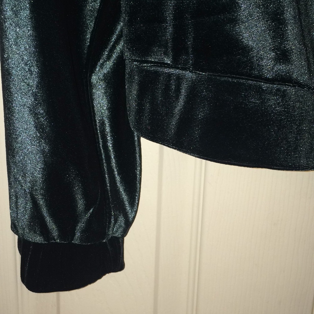 Velvet Top - Picture 2 of 3